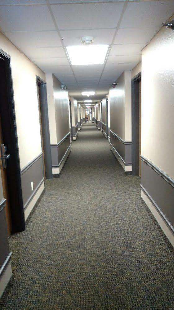 Motel Super Deluxe 2*